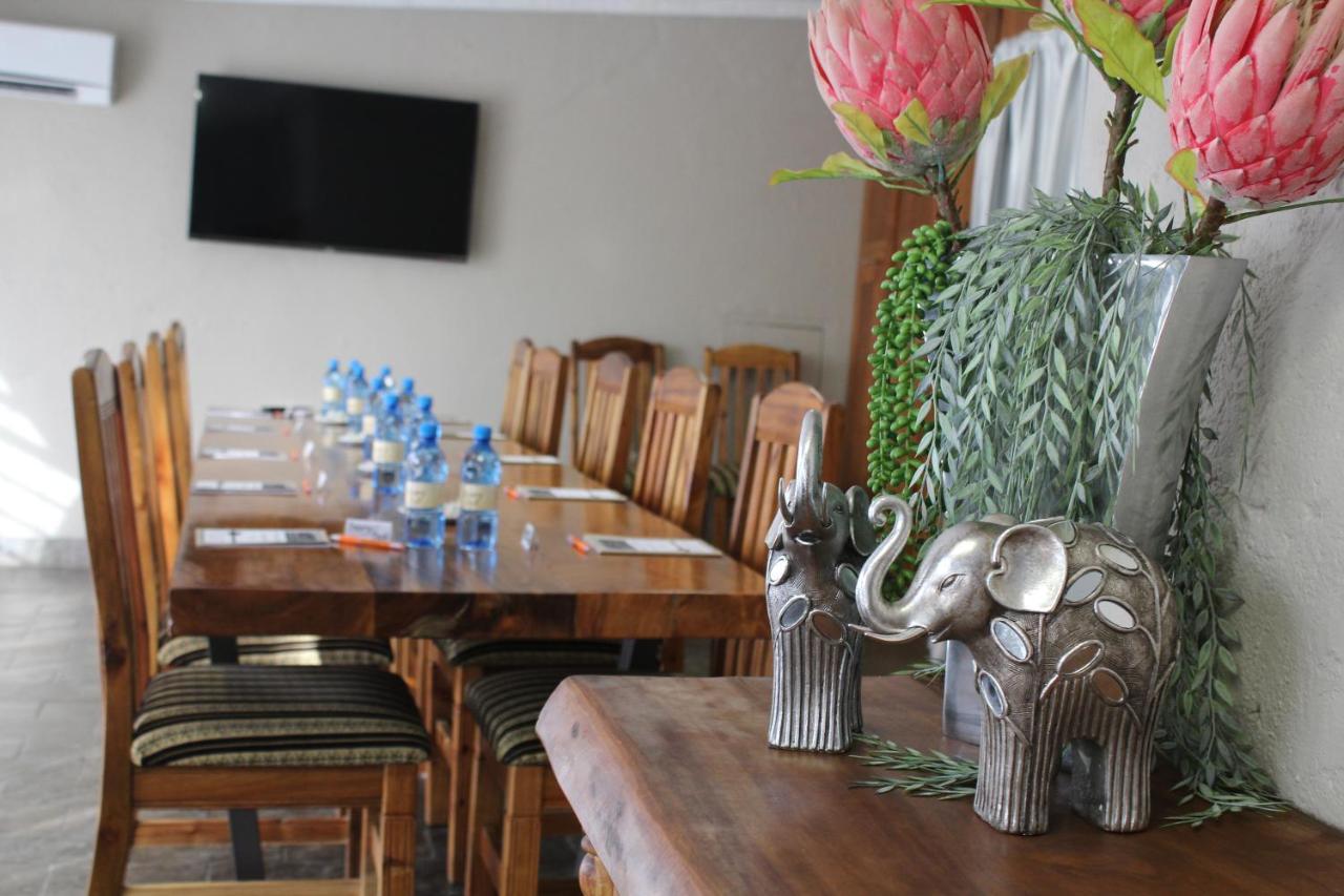 Ivory Tusk Lodge Tzaneen Extérieur photo