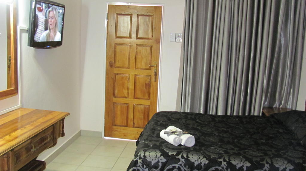 Ivory Tusk Lodge Tzaneen Extérieur photo