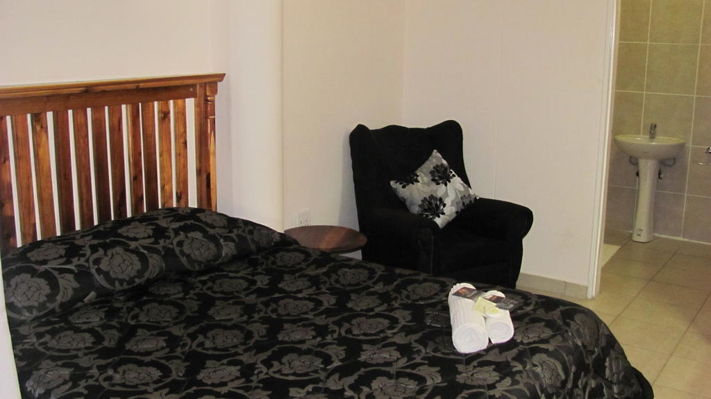 Ivory Tusk Lodge Tzaneen Extérieur photo