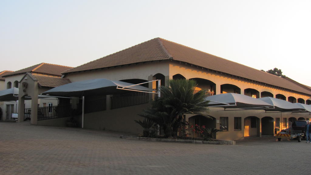 Ivory Tusk Lodge Tzaneen Extérieur photo
