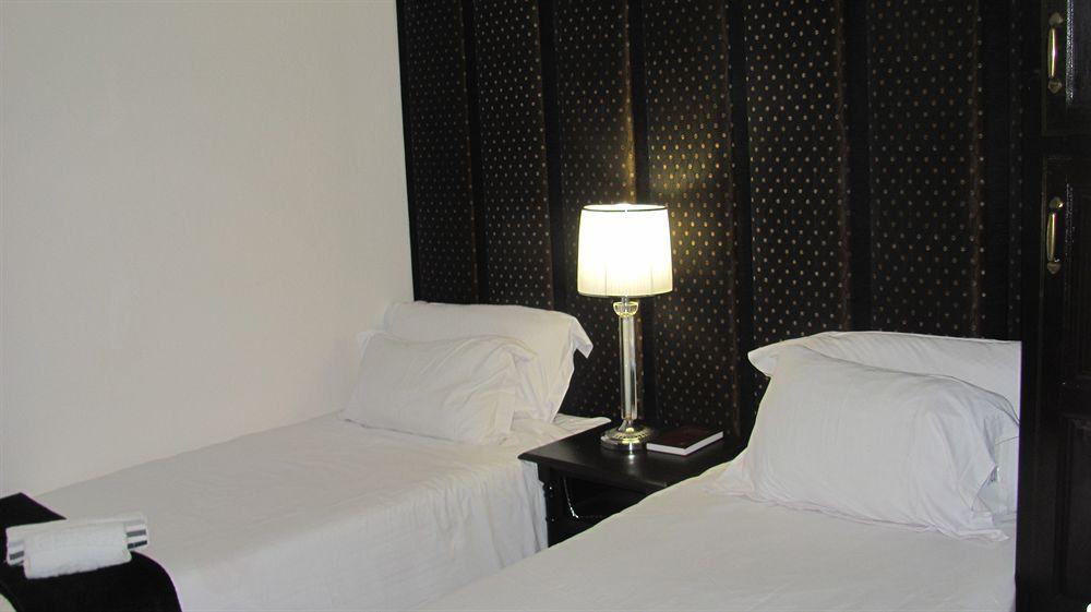 Ivory Tusk Lodge Tzaneen Extérieur photo
