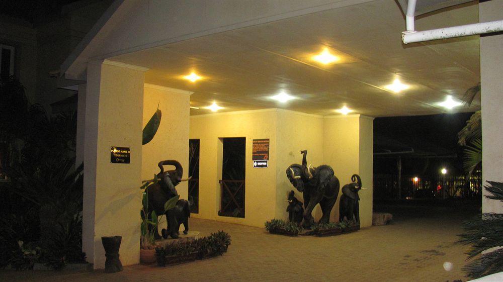 Ivory Tusk Lodge Tzaneen Extérieur photo