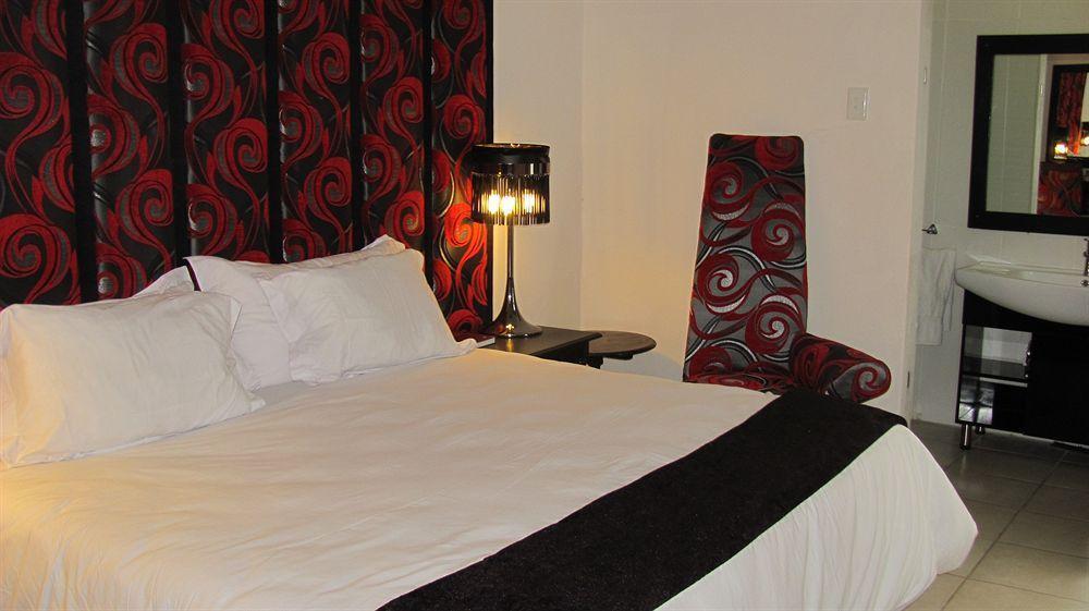 Ivory Tusk Lodge Tzaneen Extérieur photo